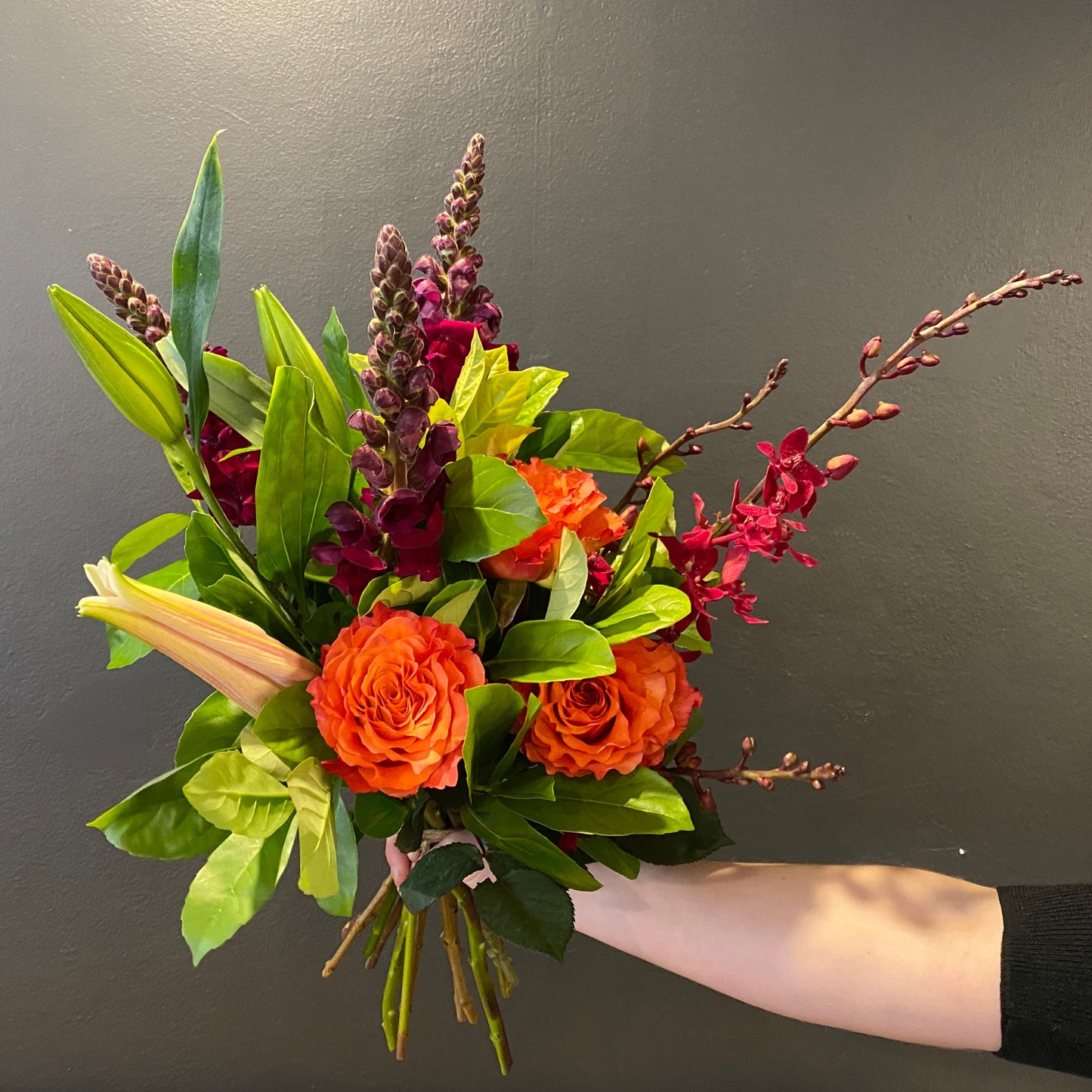 This bunch of bright and vibrant blooms include 3 gorgeous oriental lily buds just waiting to explode with colour.