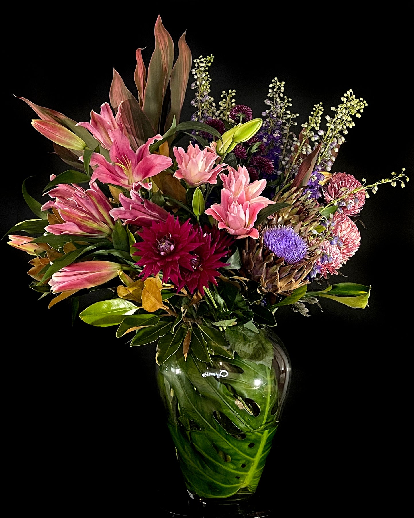 Fresh flowers, Bold, dark and moody