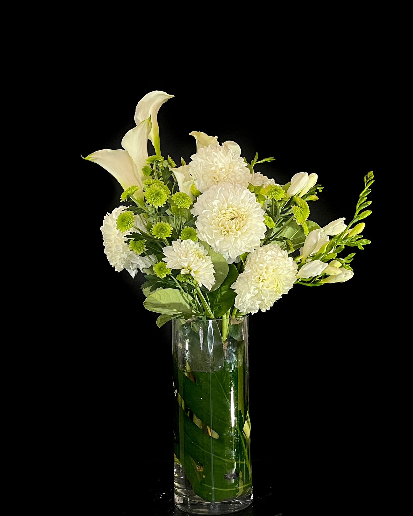 White Flowers ready for Same Day Delivery Crows Nest and Sydney
